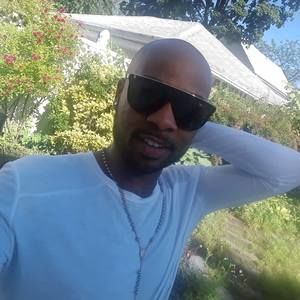 Meet your Posher, Devin